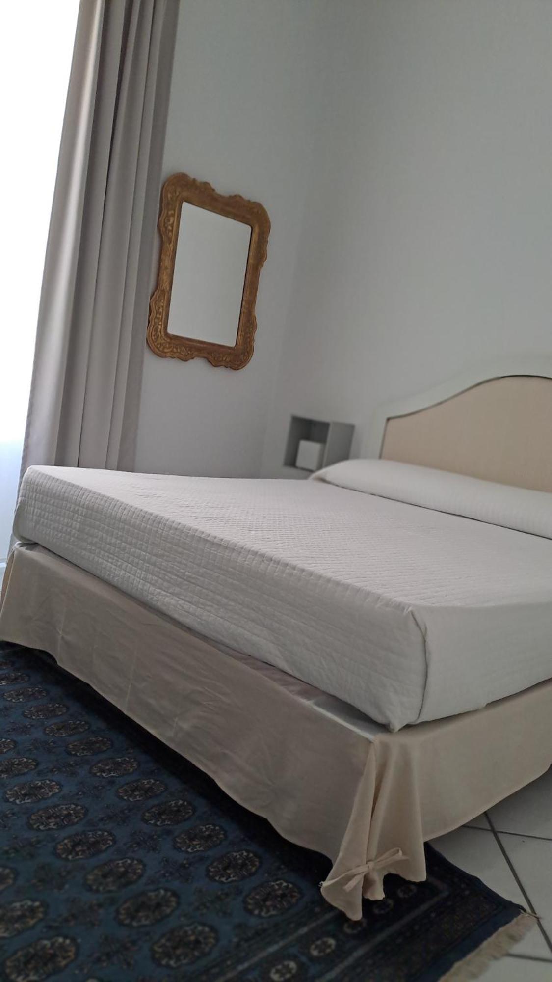 Grimaldi Apartment Salerno Luaran gambar